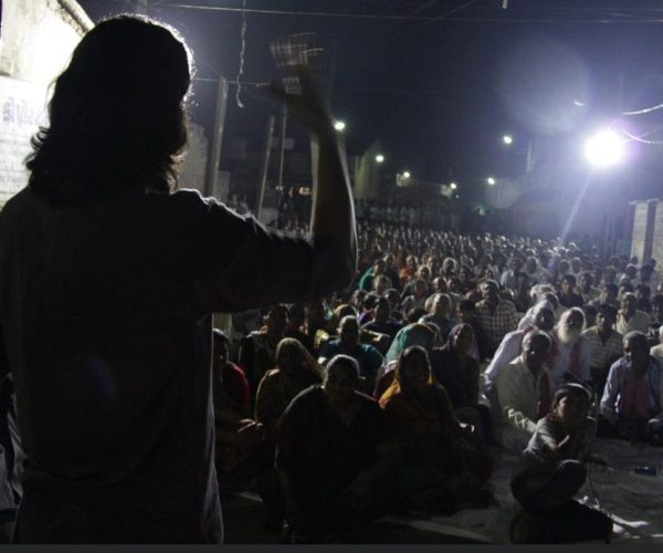 Abhishek with crowd